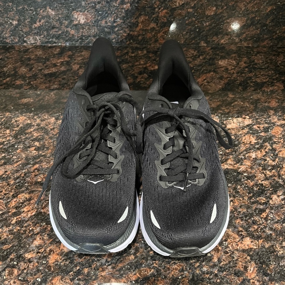 Hoka One One Black/White Clifton 8 Sz. 6D - Picture 2 of 7